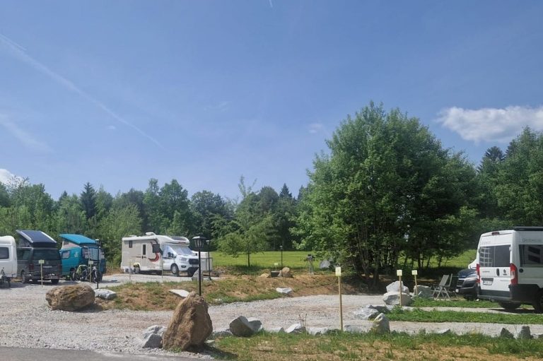 Camping-Wohnmobilstellplätze